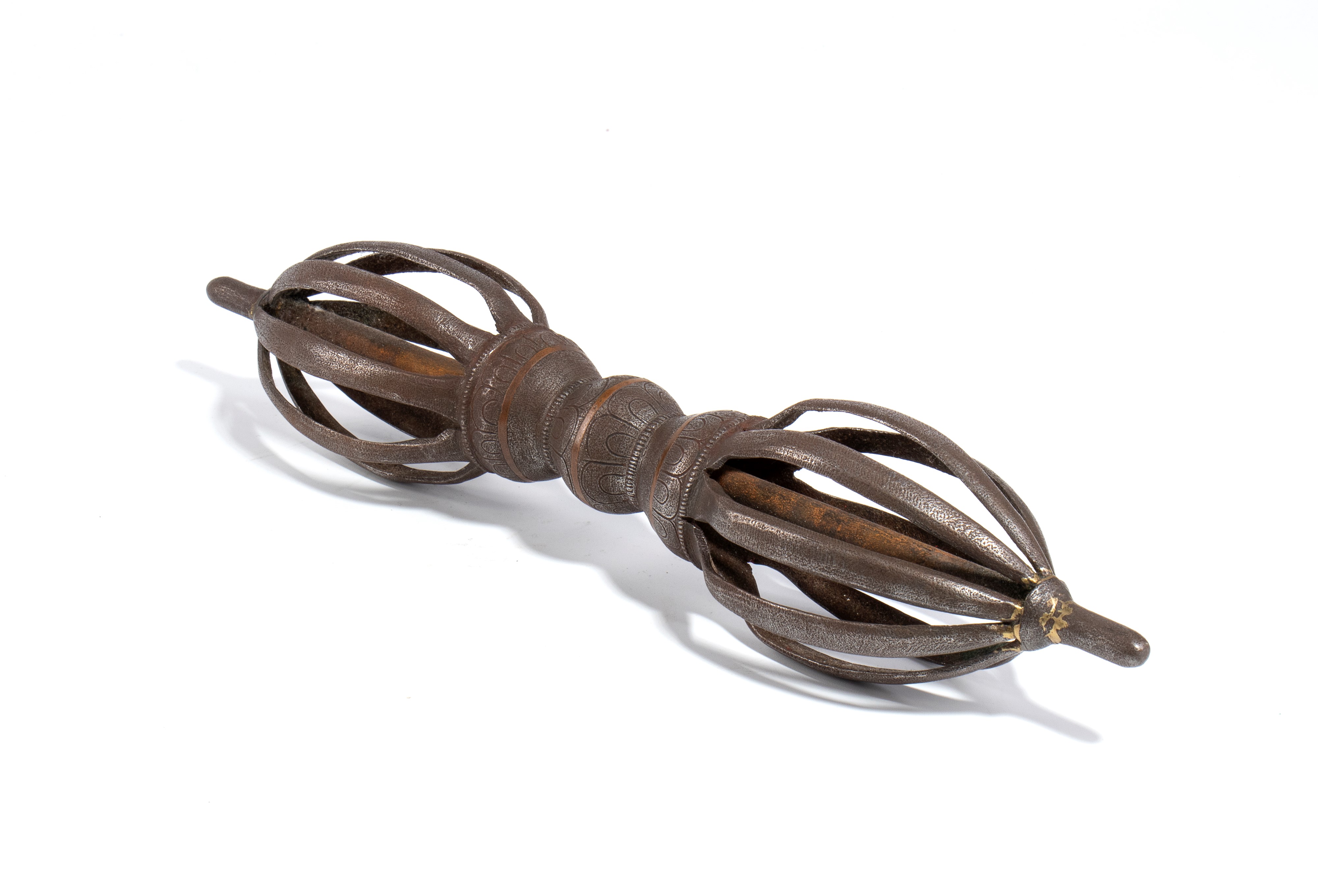 Oggetto rituale buddista Vajra/Dorje, ferro e ottone, Tibet, inizio XX secolo