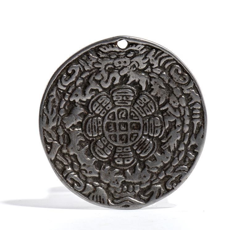 Amuleto buddista, bronzo legato, Cina, XX secolo
