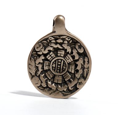 Ornamento pendente Bagua e Jiugong, bronzo, Cina, XX secolo