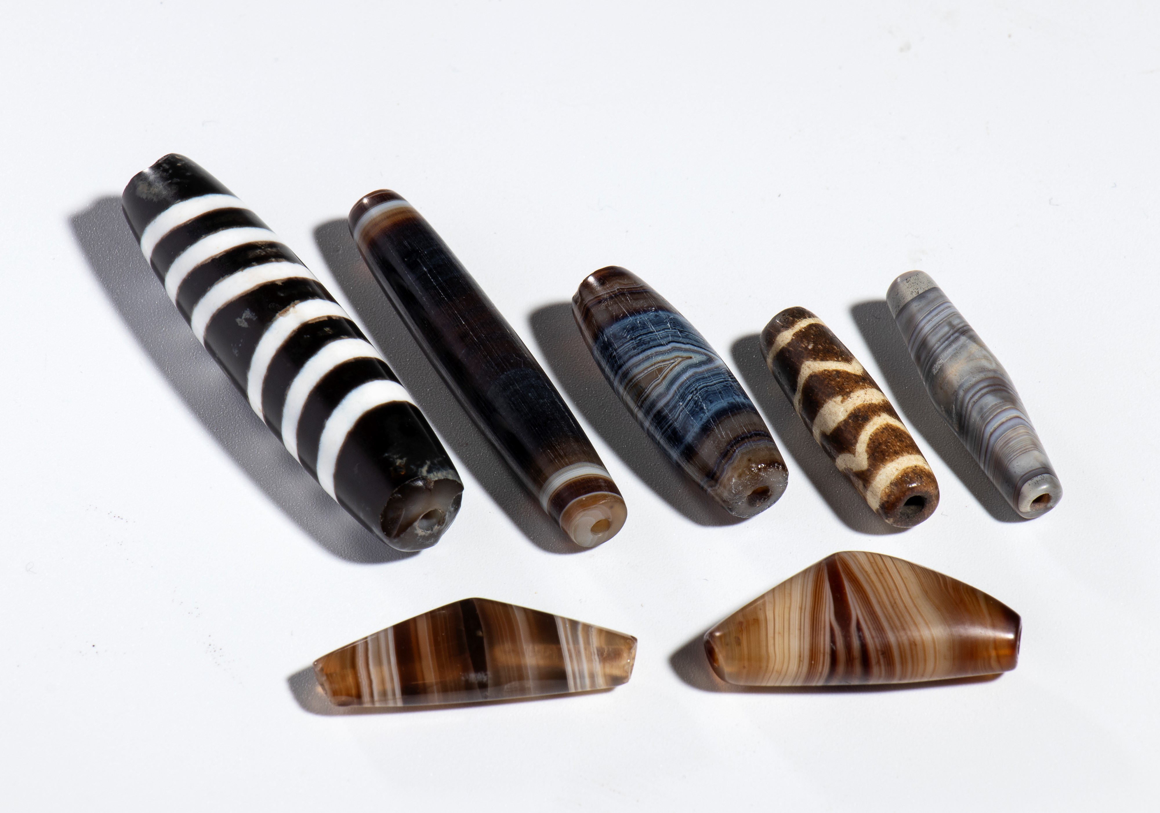 Perla tubolare in agata incastonata "Xiang Shi", perle in agata a venature "Xiang Shi", Bead Phet...