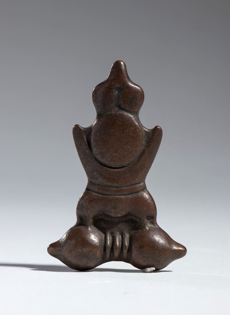 Amuleto buddhsta in bronzo legato, Cina
