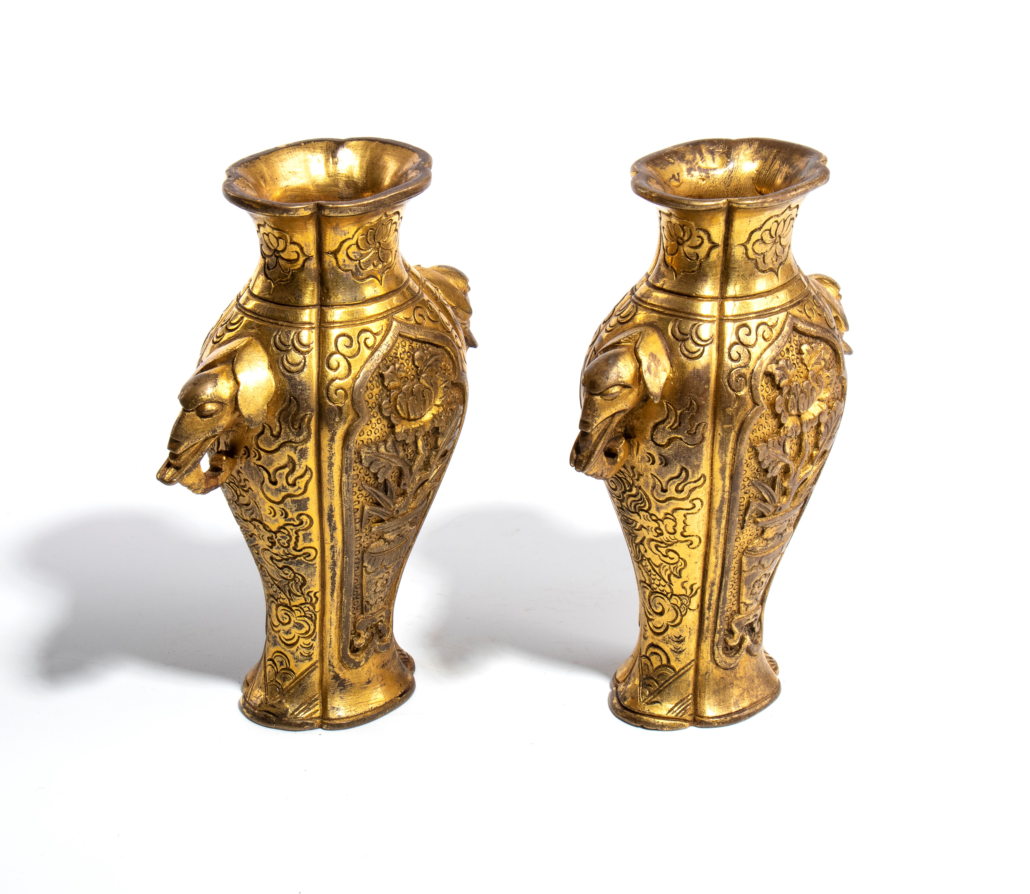 Coppia di vasi in oro laminato, Cina