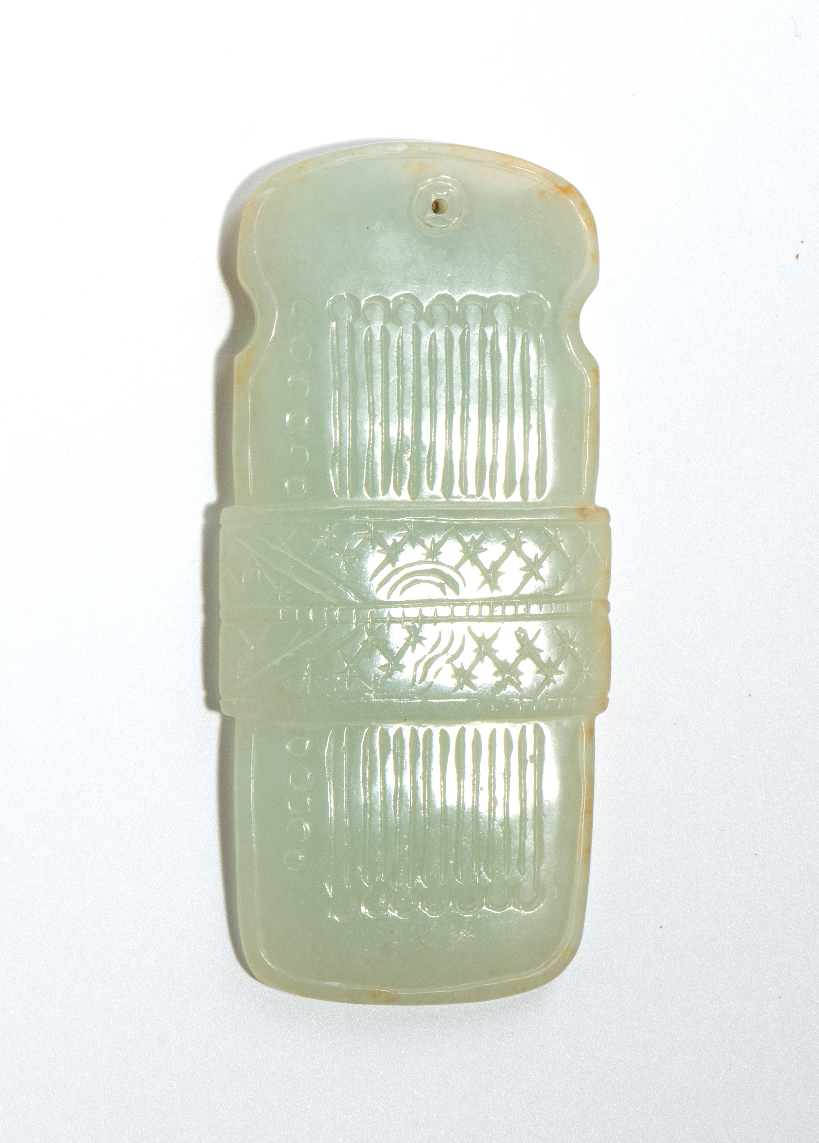 Ornamento pendente in giada bianca, Cina