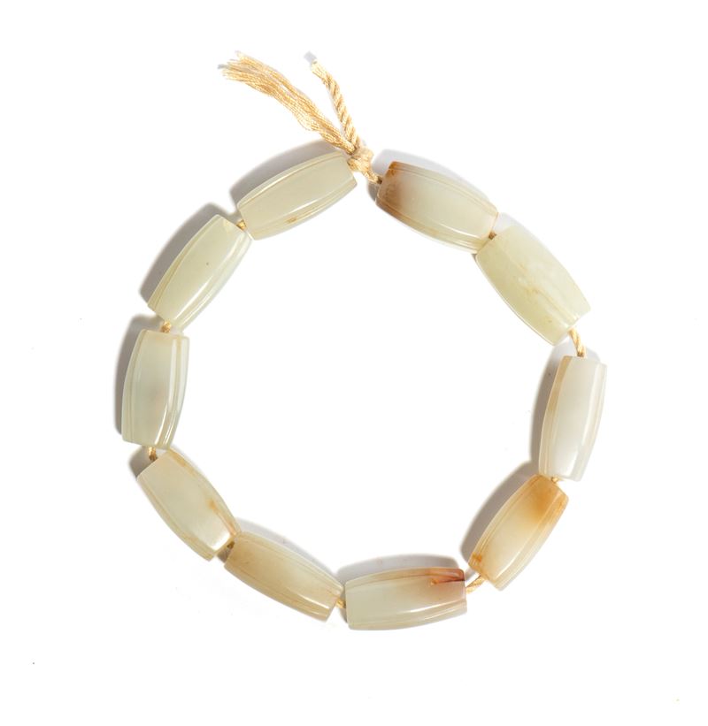Collana in giada, Cina, fine dinastia Qing - periodo Repubblica, Diam. 19 cm