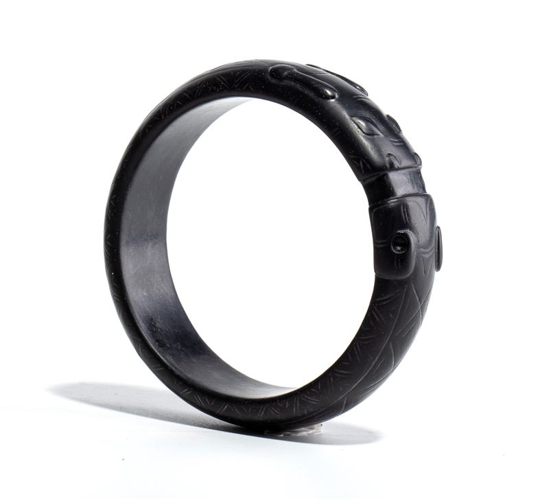 Bracciale in giada con drago, Cina, XX secolo