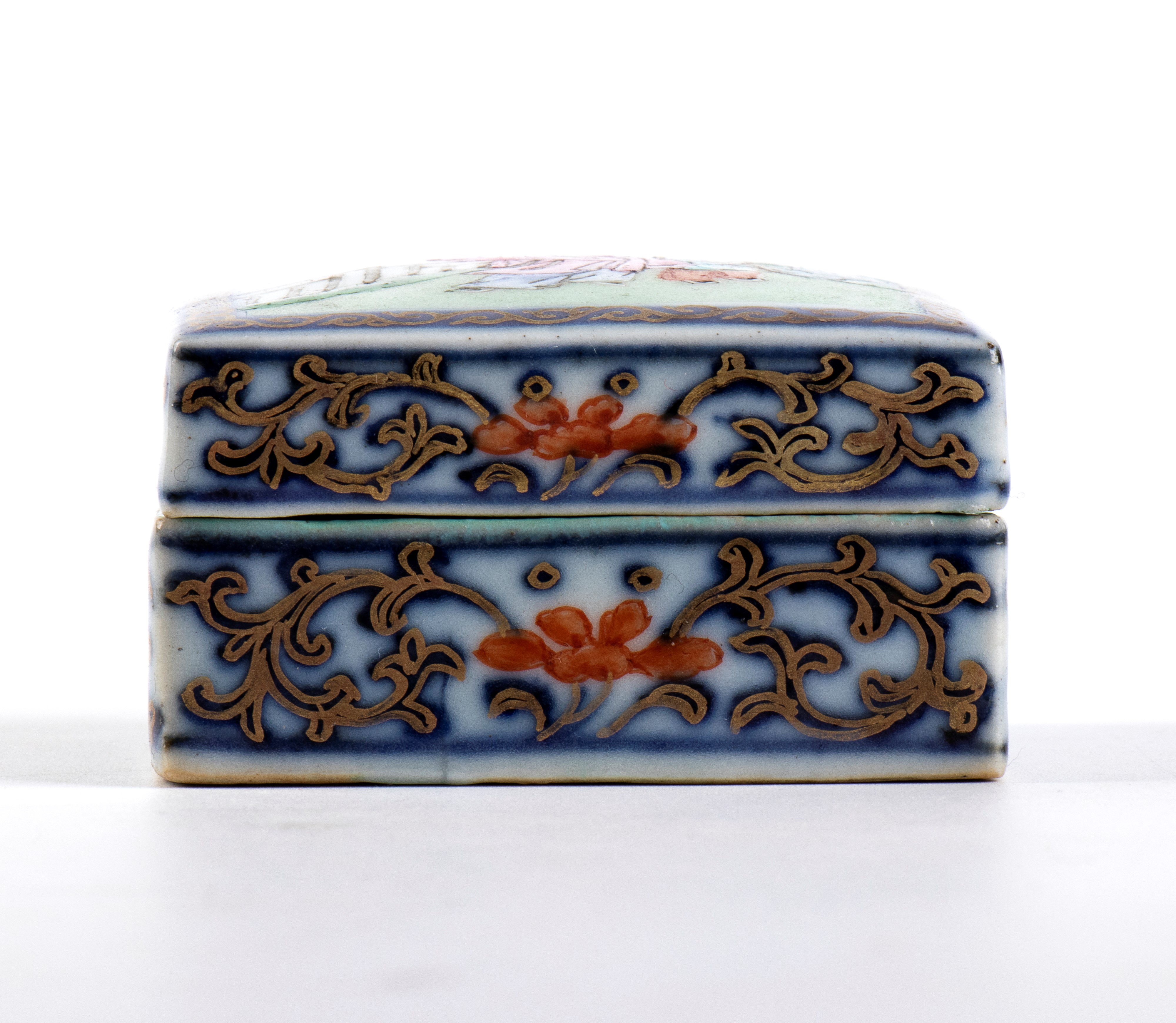 Una rara scatola in porcellana famiglia rosa, Cina