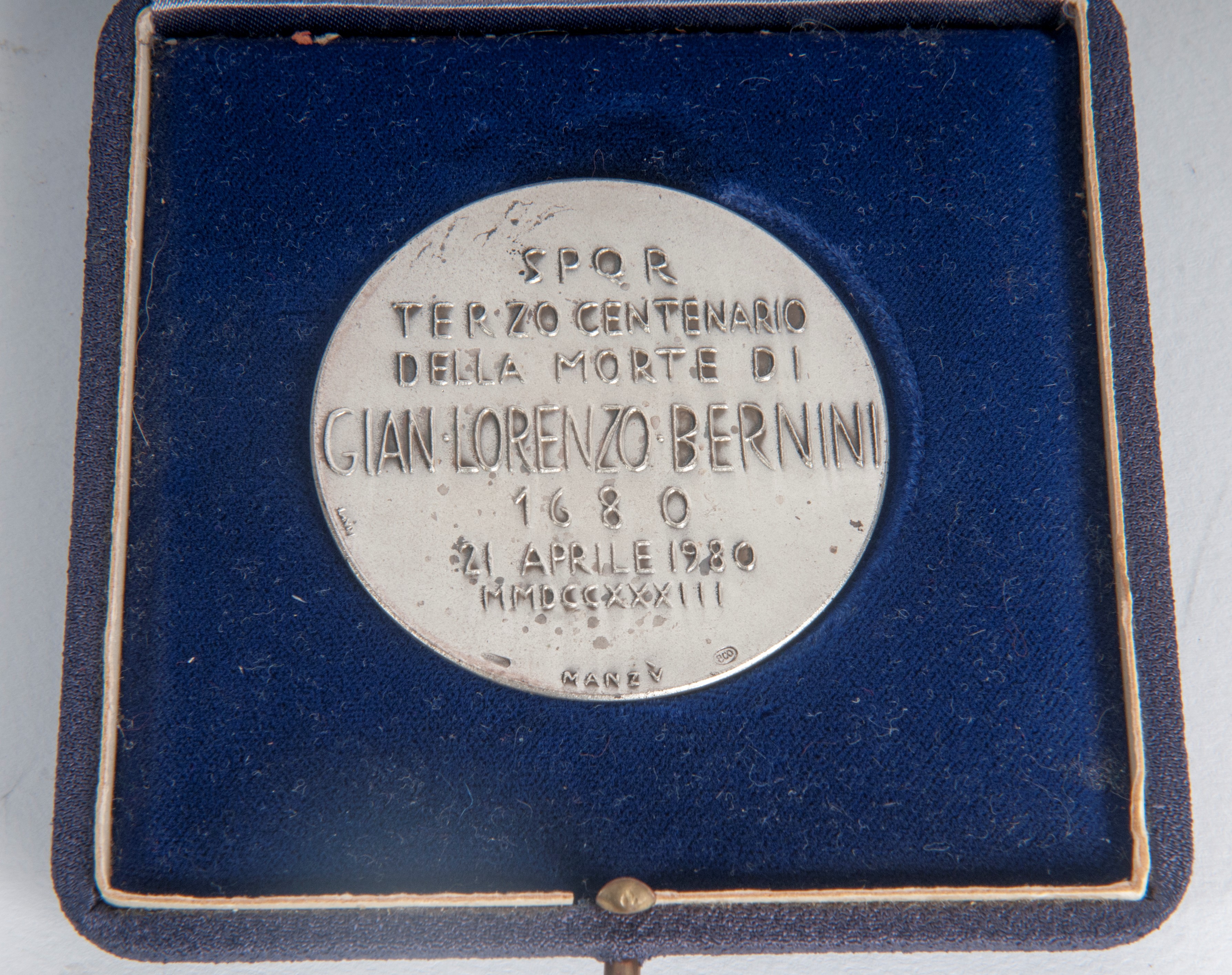 Giacomo Manzù - Medaglia commemorativa in argento 800/1000, III centenario della morte di Gian Lo...