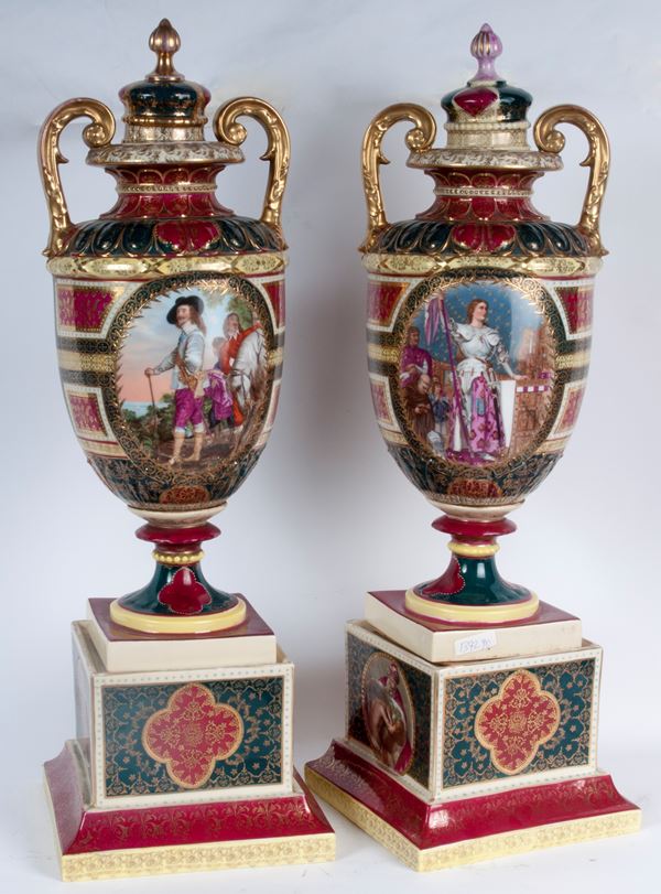 Coppia di vasi ad urna