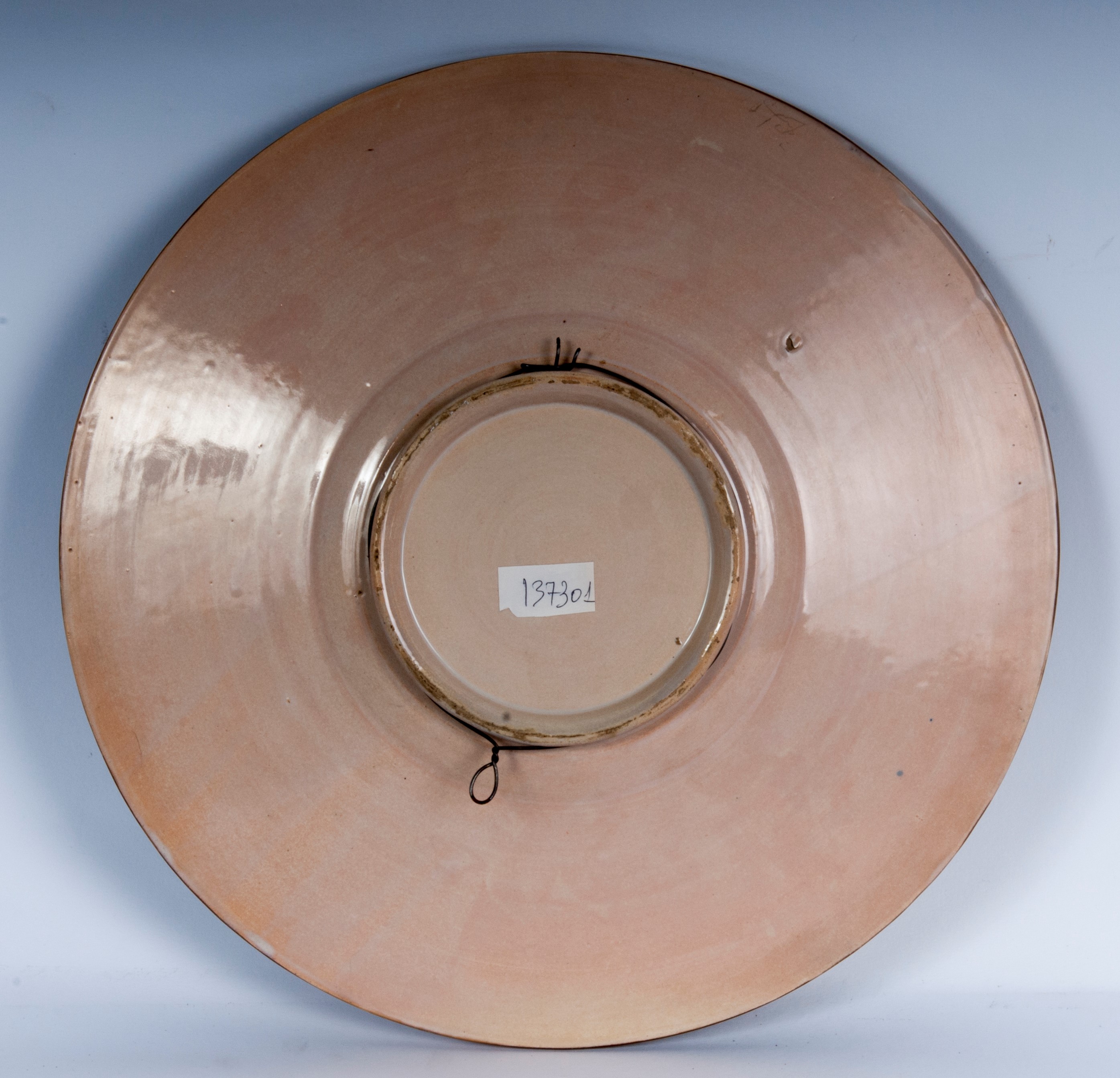 Paolo Rubboli - Piatto da pompa in ceramica policroma, ultimo quarto XIX secolo