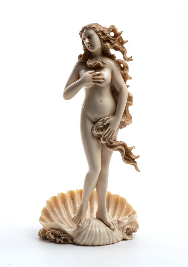 Scultura in avorio raffigurante Venere