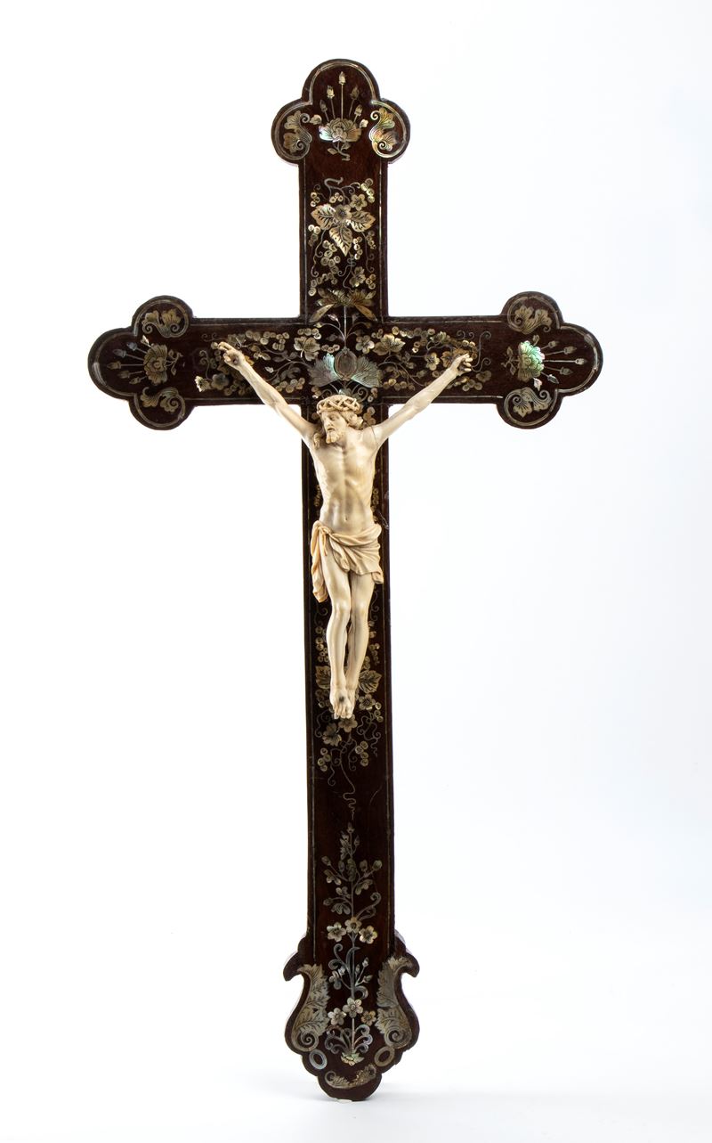 Cristo, avorio e madreperla (Italia, XVIII secolo)