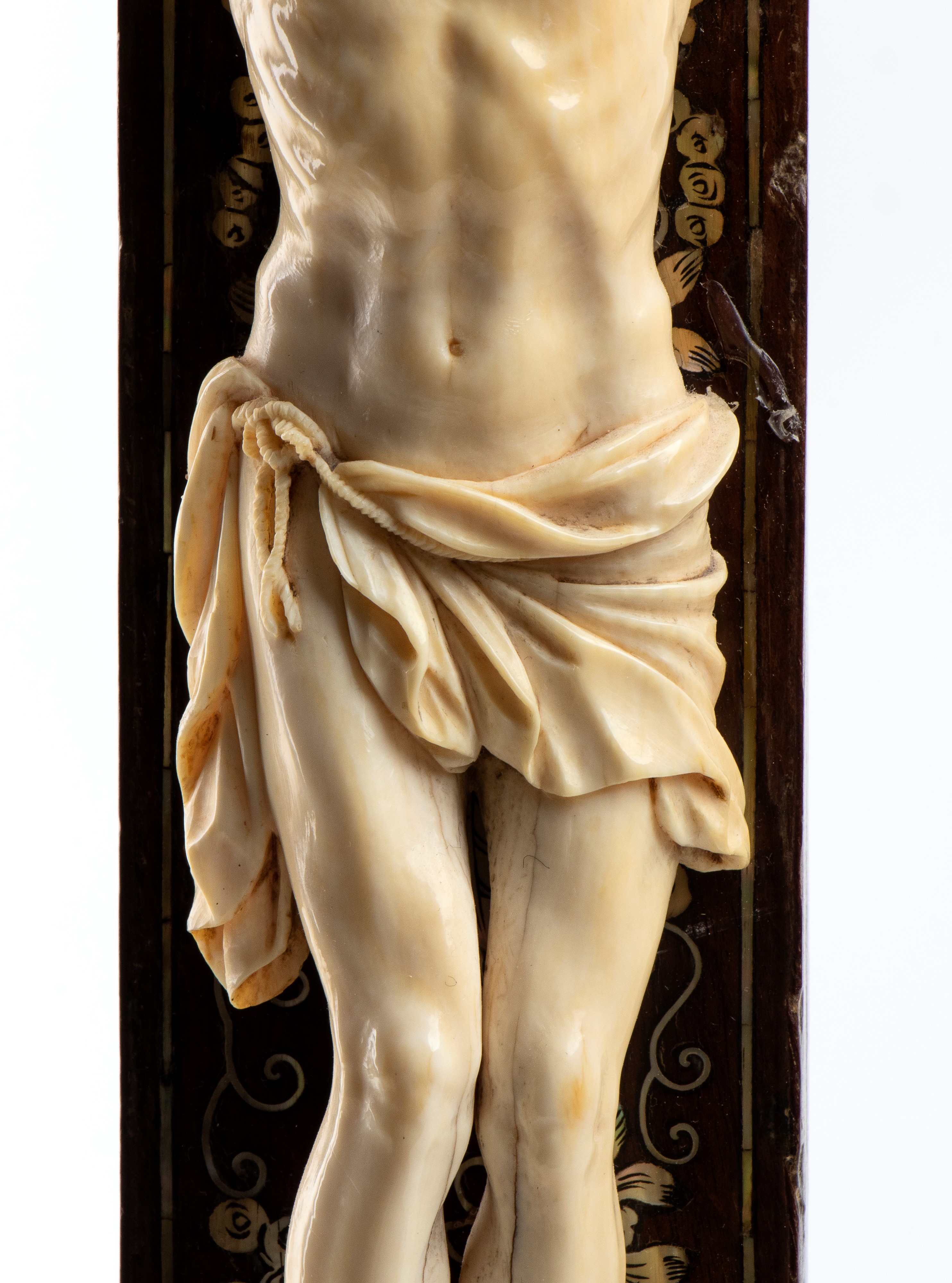 Cristo, avorio e madreperla (Italia, XVIII secolo)