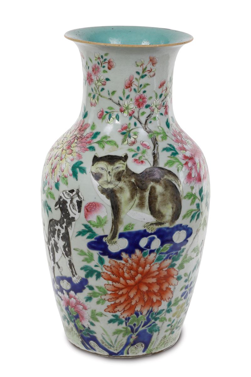 Insolito vaso decorato con gatto, Cina