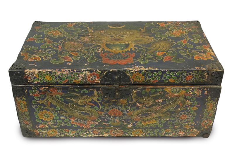 Cassa tibetana, legno e cuoio, XX secolo