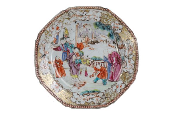 Lotto di 3 piatti in porcellana, Cina 