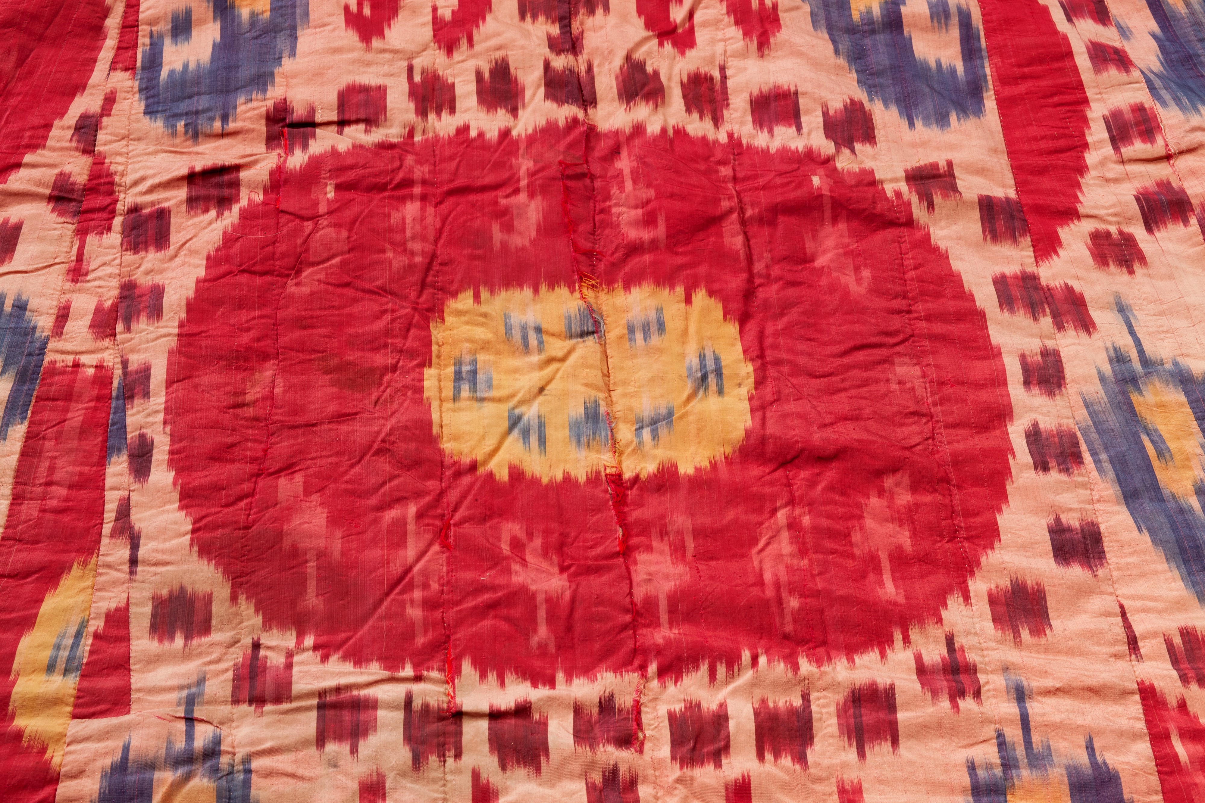 Abito Uzbeko 'Chapan', tessuto in seta con tecnica 'Ikat'