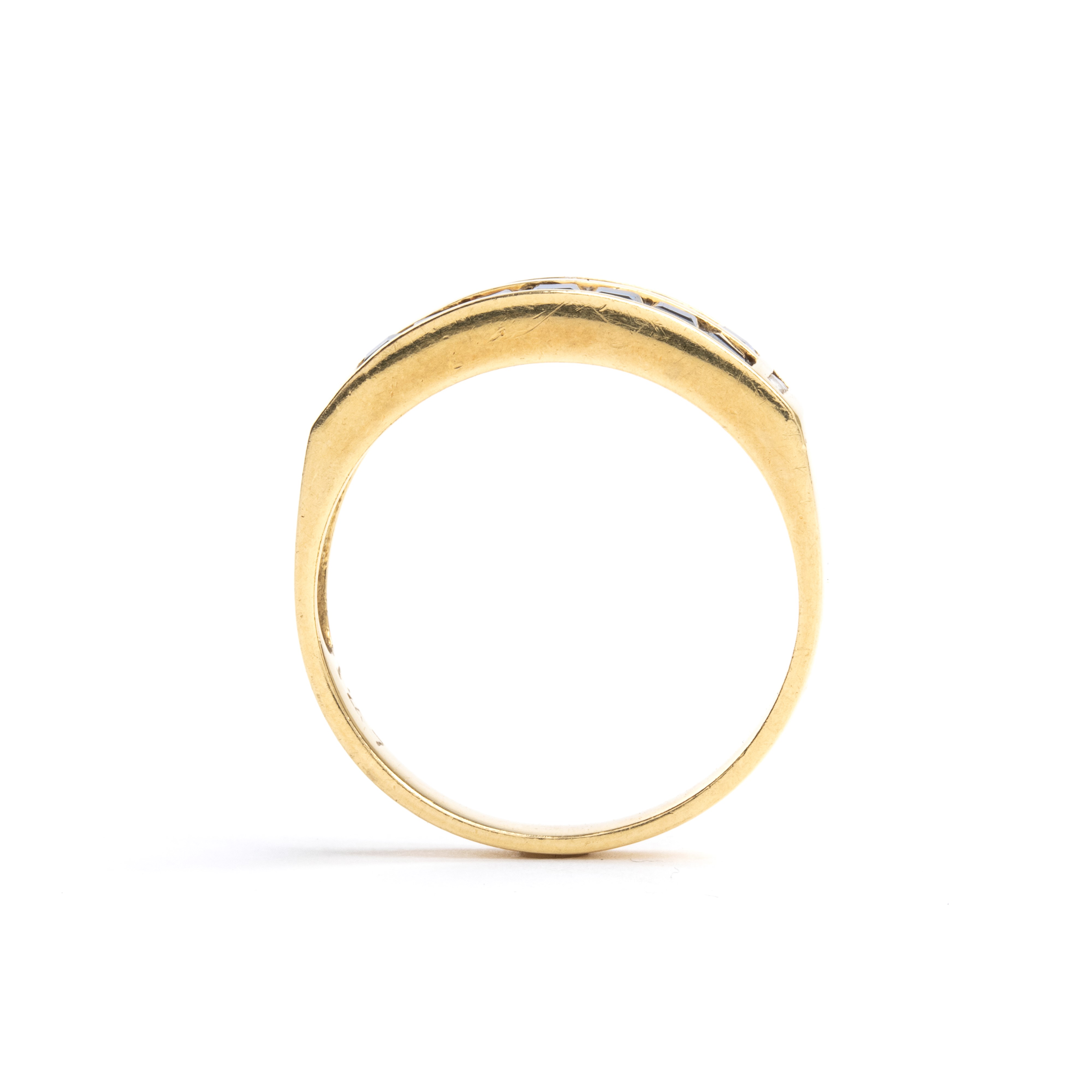 Anello in oro 18k con zaffiri e diamanti