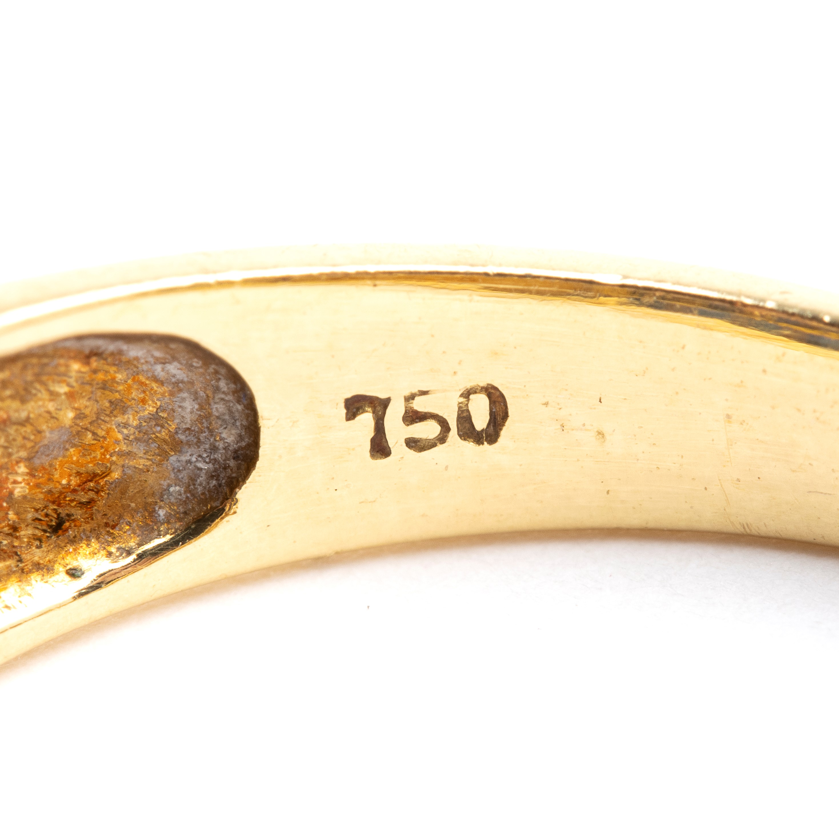 Anello in oro 18k con zaffiri e diamanti