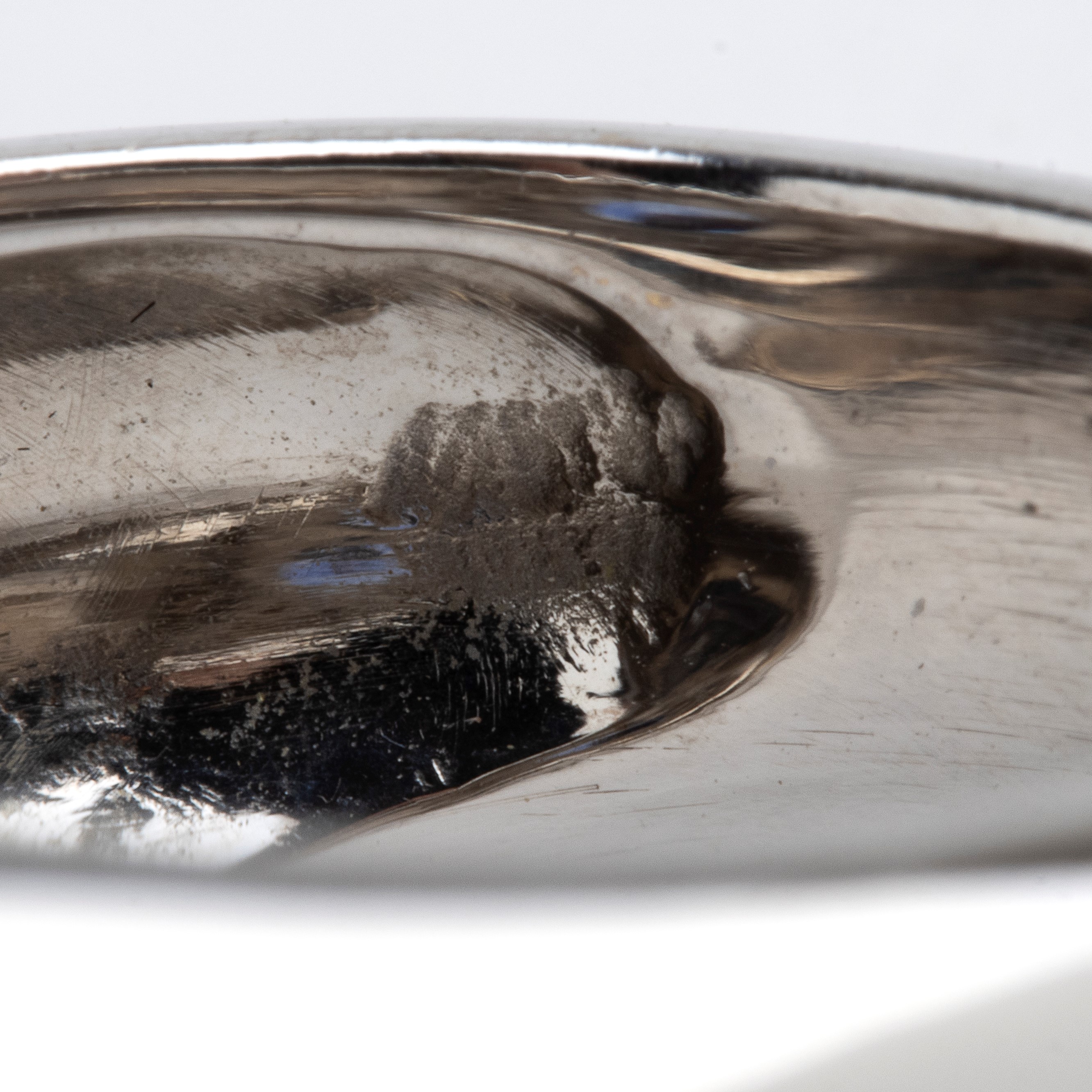 Anello in oro con zaffiro e diamanti