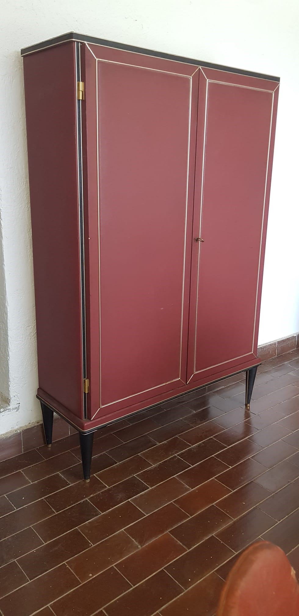 Umberto Mascagni - Studio in pelle rossa, componibile