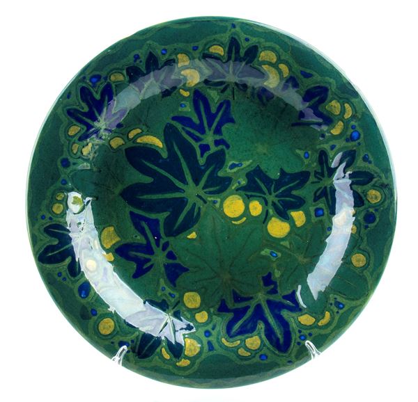 FERRUCCIO PALAZZI - Green plate with ivy decoration