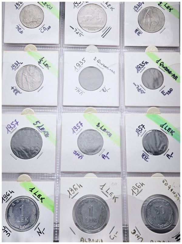 ALBANIA. Lotto di 12 monete. Metalli, nominali, date e conservazioni varie.