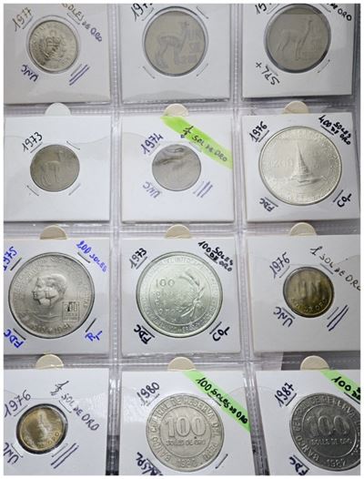 Lotto di 12 monete peruviane, vari metalli e conservazioni