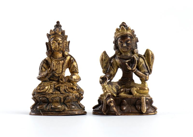 Lotto di due piccole figure di divinità Buddista, Cina