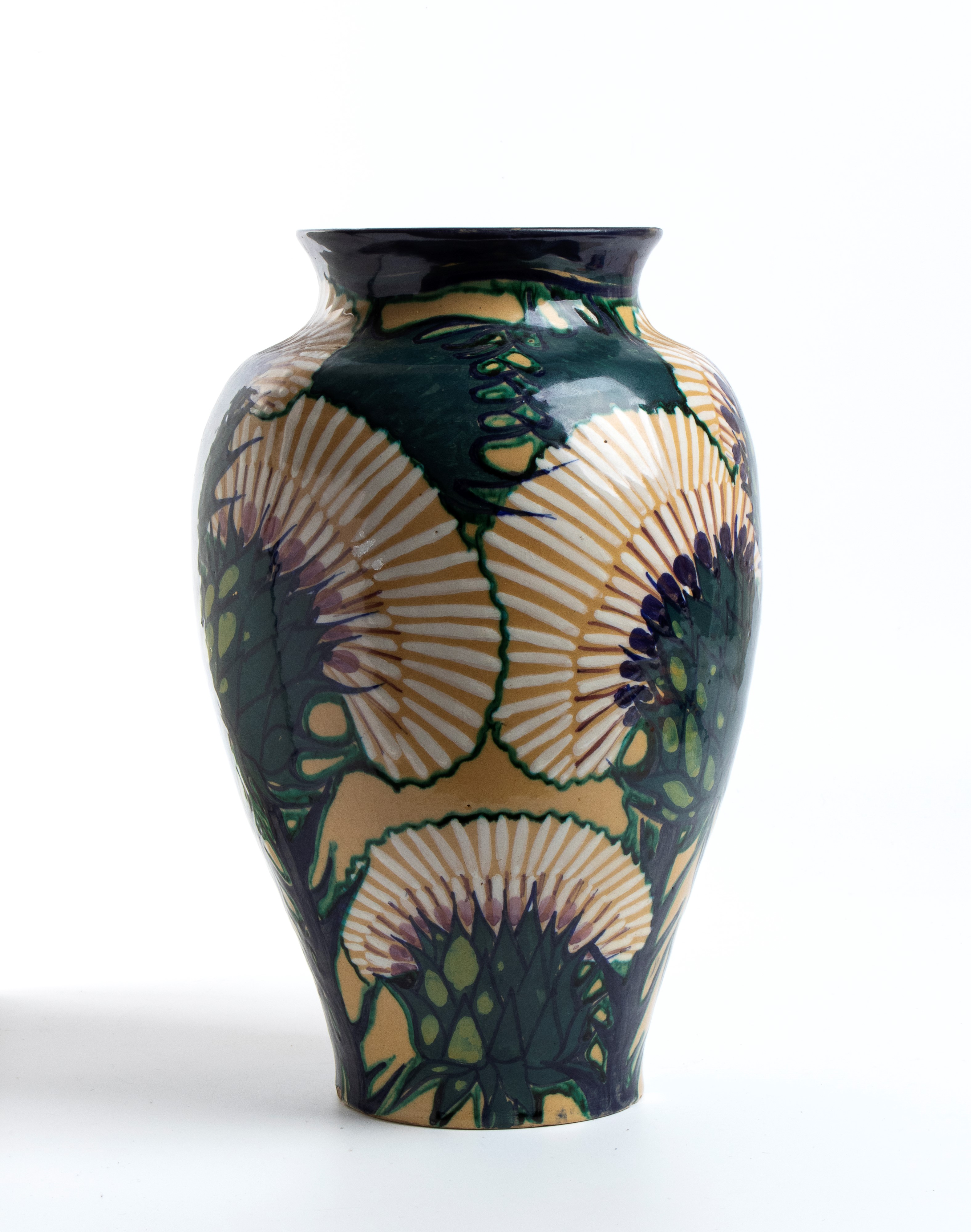 A. Urbani, Grande vaso in ceramica con decorazione floreale