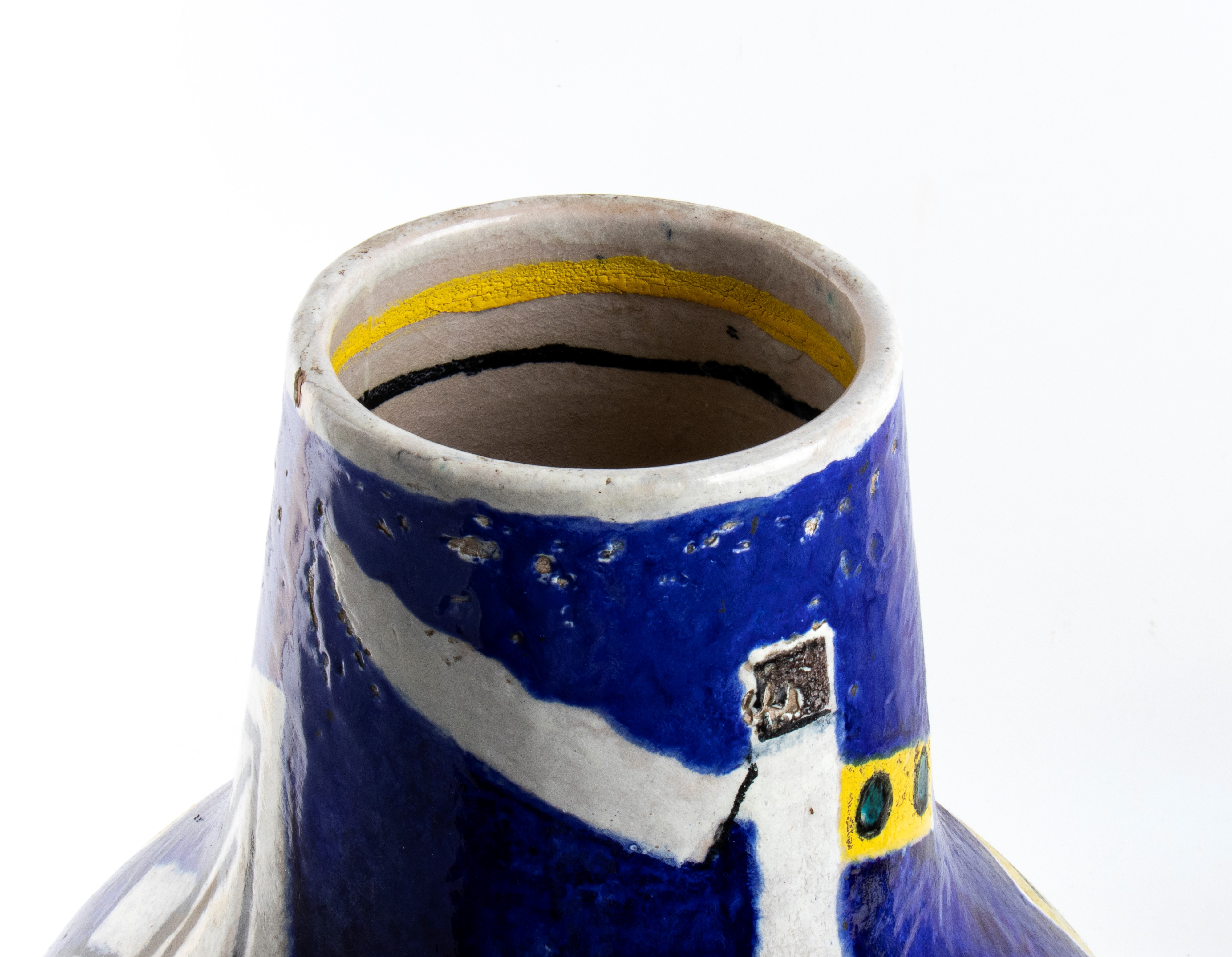 Guerrino Tramonti - Grande vaso in terracotta smaltata con decorazioni blu e gialle