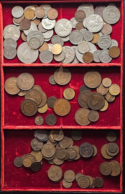 Lotto multiplo di monete mondiali, vari metalli e conservazioni
