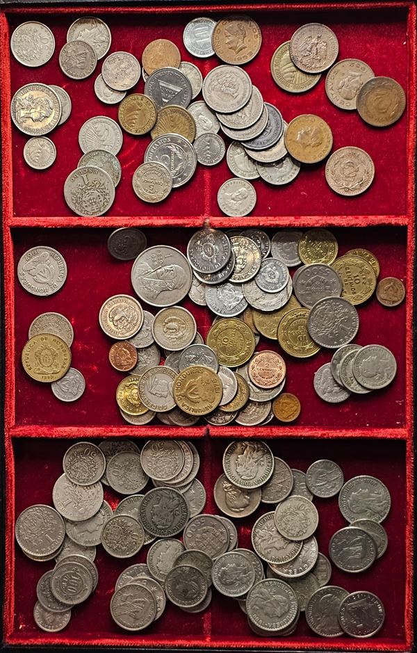 VARIE NAZIONI. Lotto multiplo di varie monete mondiali. Metalli, nominali e conservazioni varie.