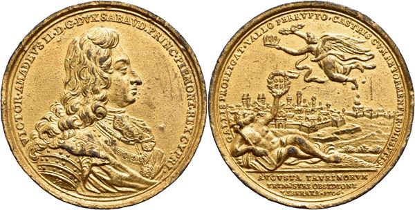 SAVOIA - V. Amedeo II  Medaglia 1706 - Assedio Torino Op: Hautsch. 43 mm. AE dorato 20,95g. RRR. U di S. XXX-10. SPL+