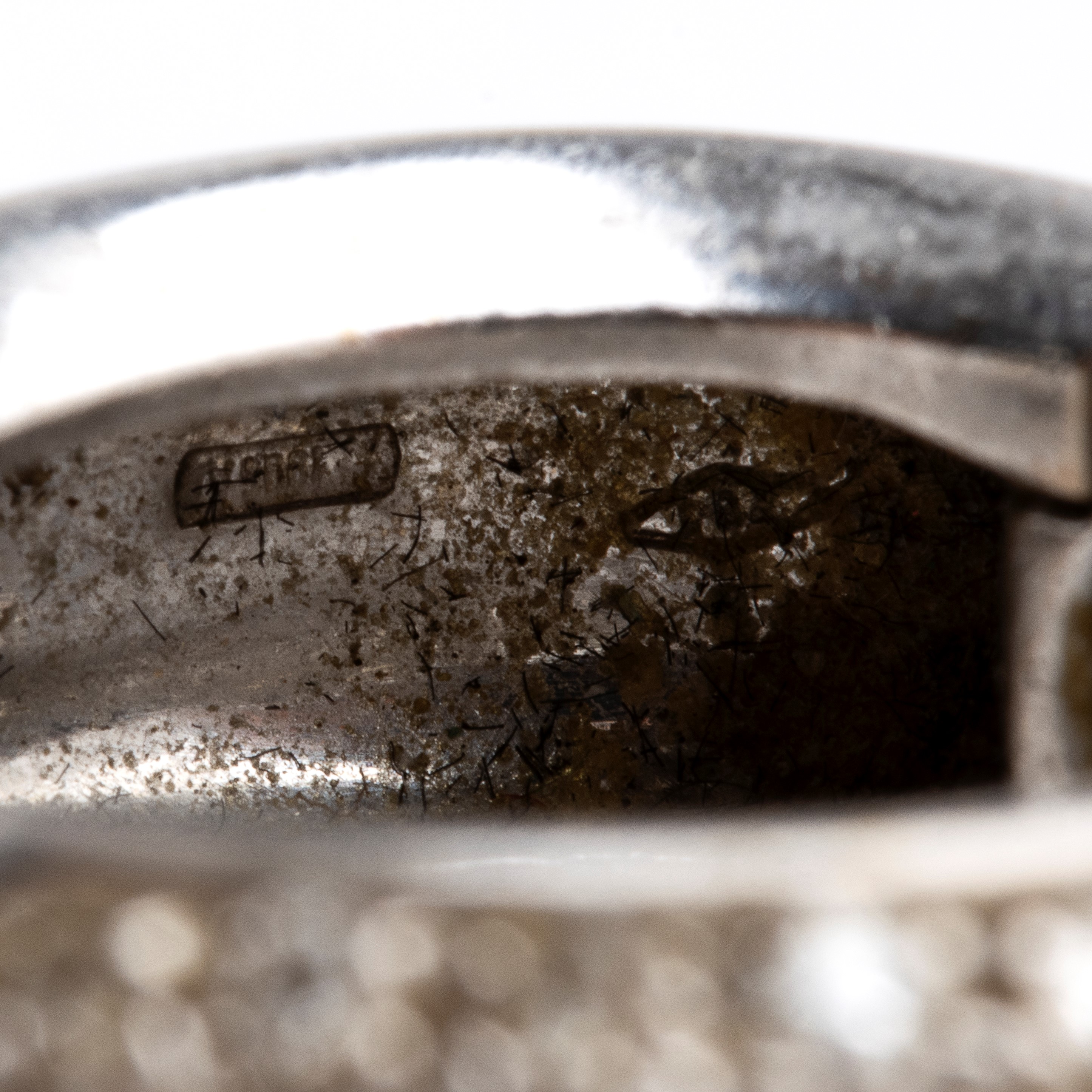 Orecchini a cerchio in oro e diamanti