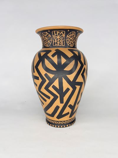 Autore sconosciuto, Vaso in terracotta rossa con engobbio e cristallina