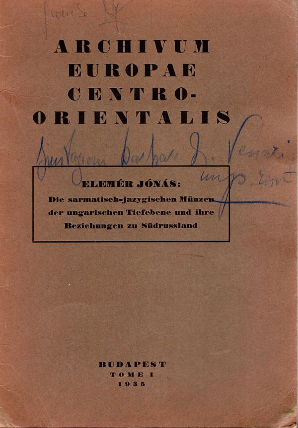 ELEMER  JONAS. -  Die Sarmatisch-Jazygischen munzen der ungarischen tiefebene und ihre beziechungen zu Sudrussland. Budapest, 1935.  pp 254-262,  tav. 1. brossura ed. buono stato, molto raro. Importante lavoro sulle imitazioni di monete romane da Augusto a Faustina Junior da parte dei  Sarmati.