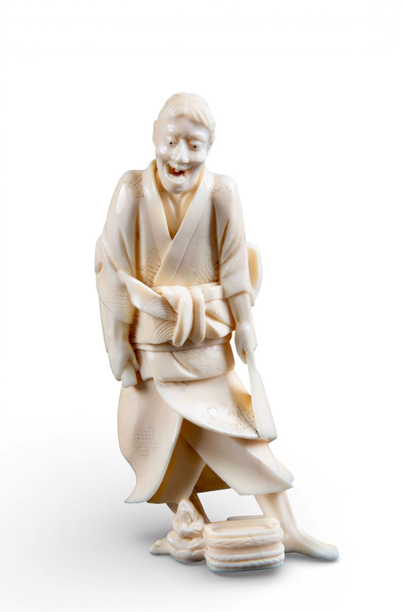 Okimono in avorio raffigurante un uomo, Giappone, periodo Meiji (1868-1912)