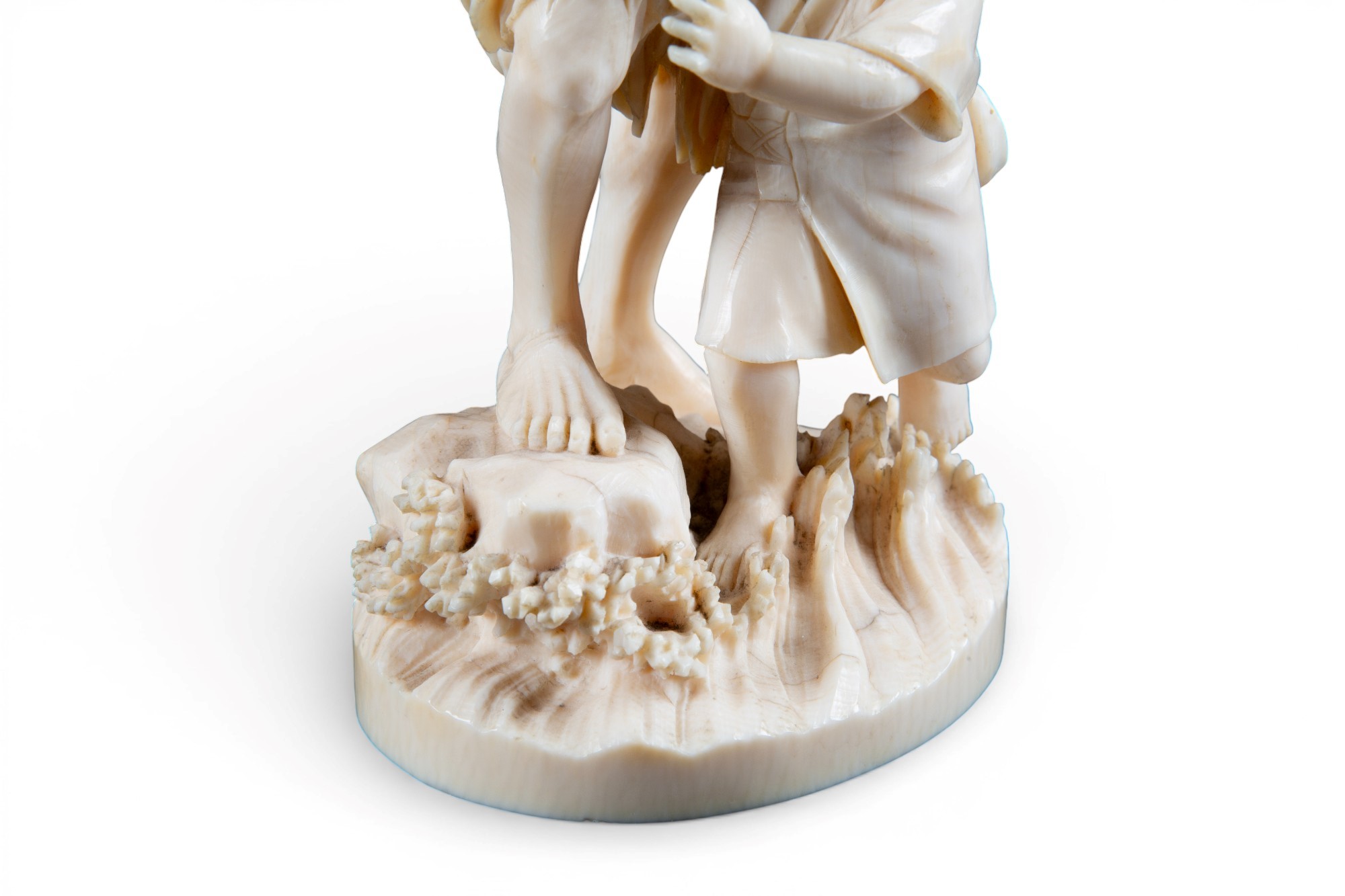 Okimono, Pescatore con bambino, avorio, periodo Meiji (1868-1912)