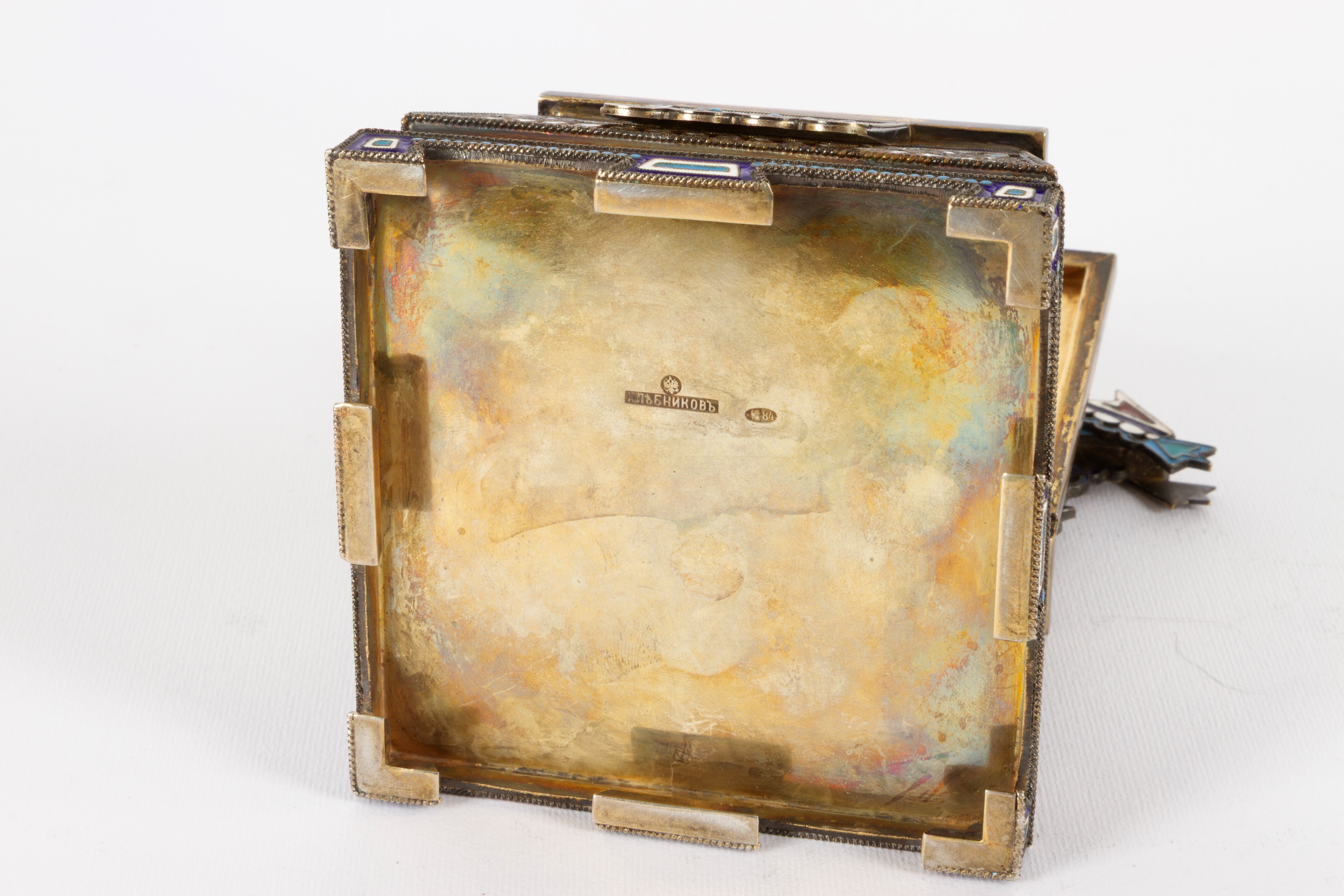 Trono porta sale in argento