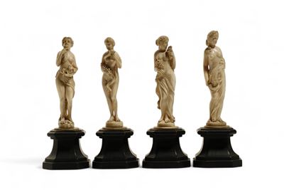 Quattro stagioni, Gruppo scultoreo in avorio scolpito a tutto tondo (Germania, XVII–XVIII secolo)