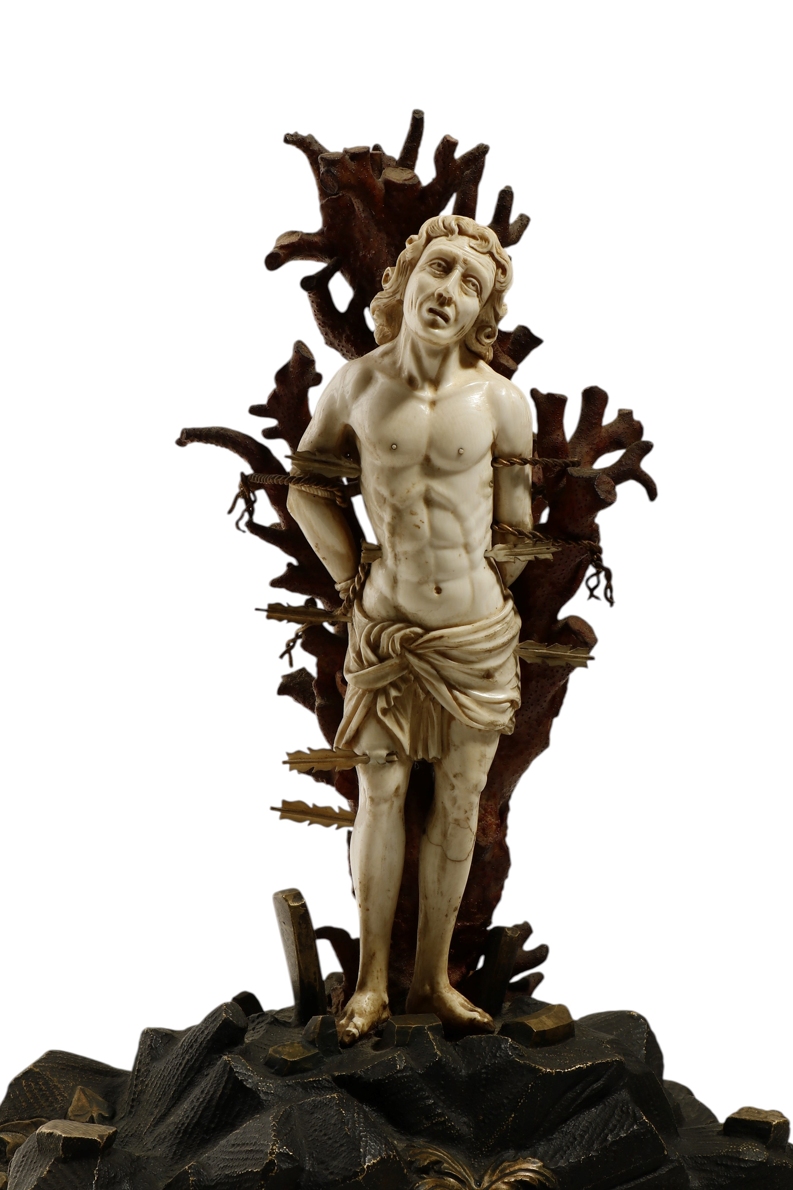 Scultura, San Sebastiano, avorio scolpito e base in legno e metallo dorato (Germania, XVII–XVIII ...