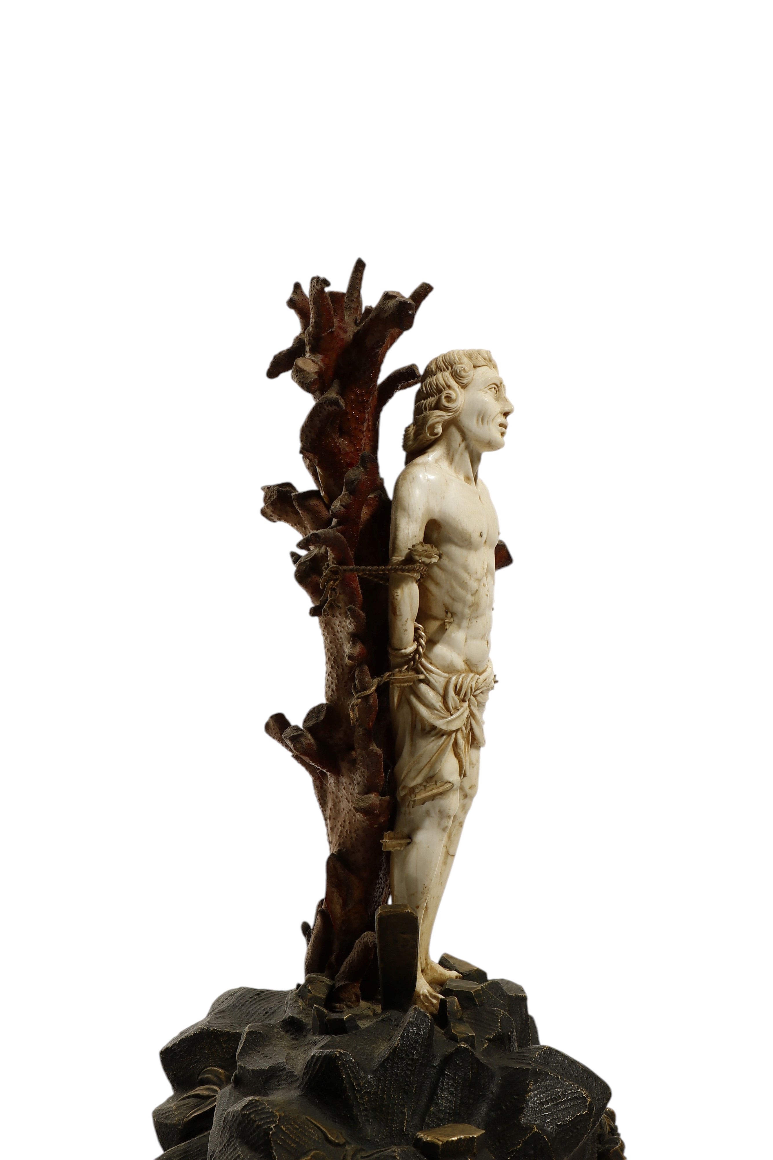 Scultura, San Sebastiano, avorio scolpito e base in legno e metallo dorato (Germania, XVII–XVIII ...