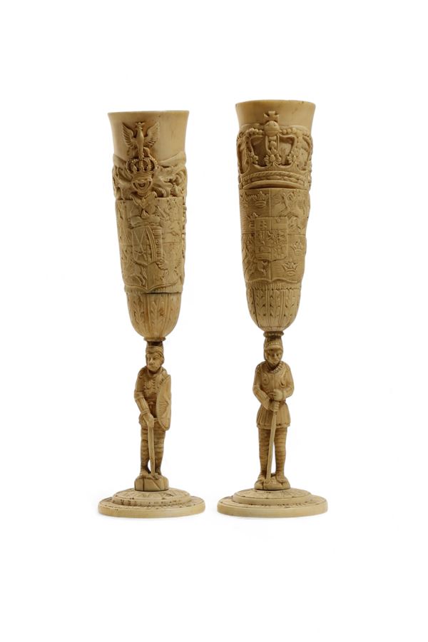 Coppia di calici in avorio