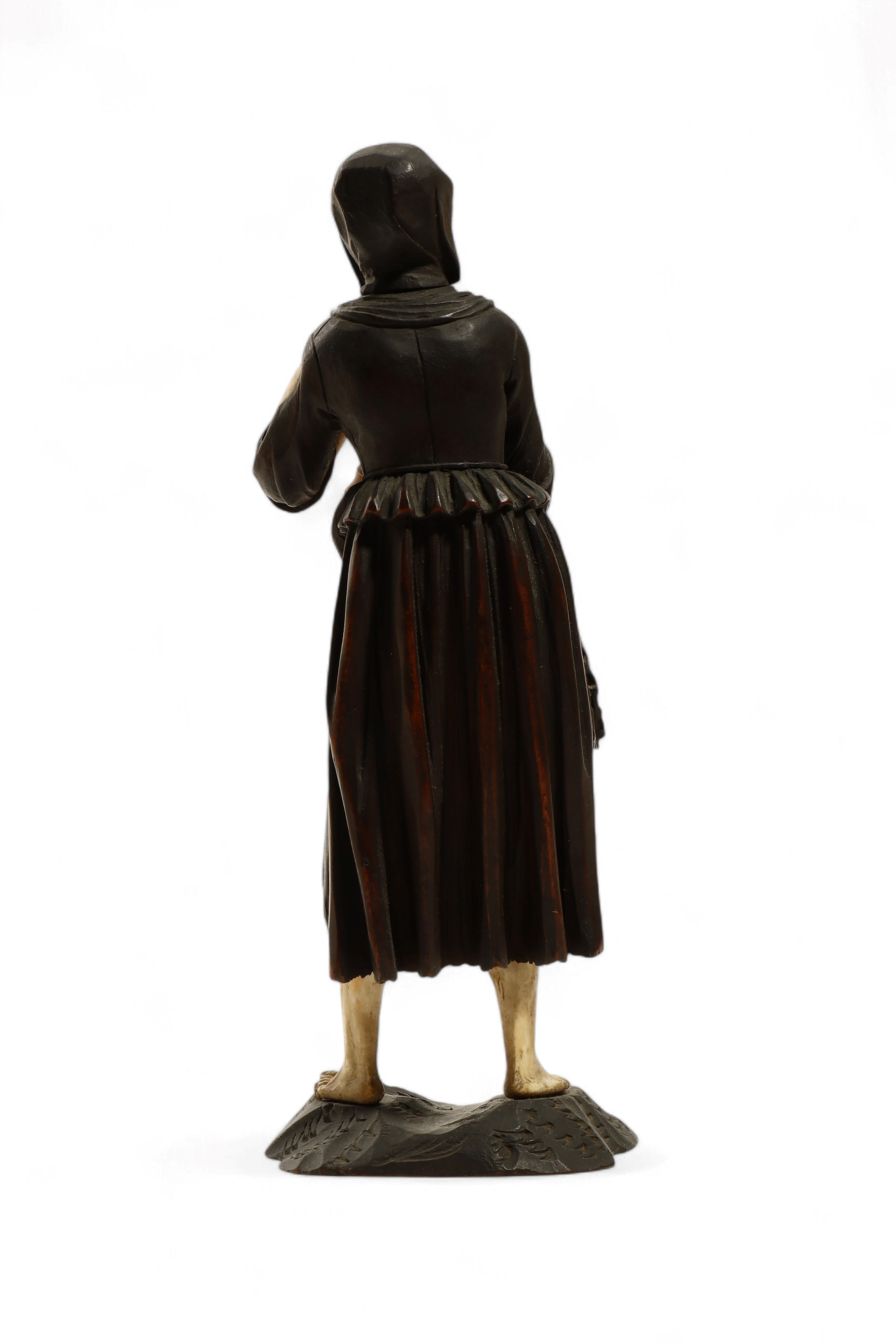 Simon Troger, Scultura in legno di tiglio e avorio raffigurante un musicista mendicante
