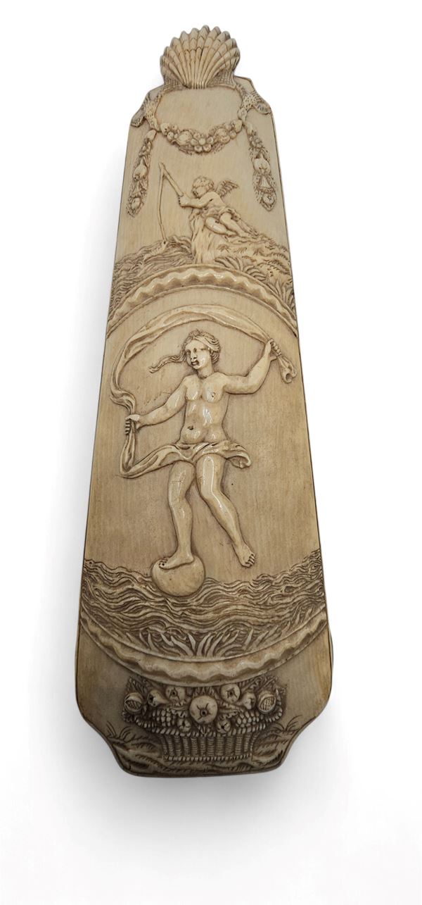 Raspa tabacco in avorio