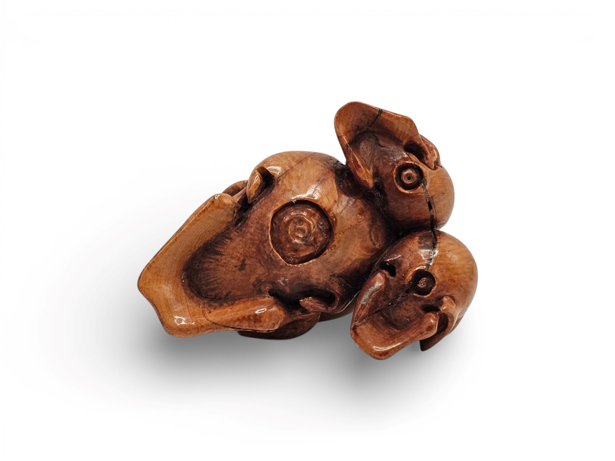 Giappone (periodo Meiji), Scultura in avorio raffigurante tre teschi