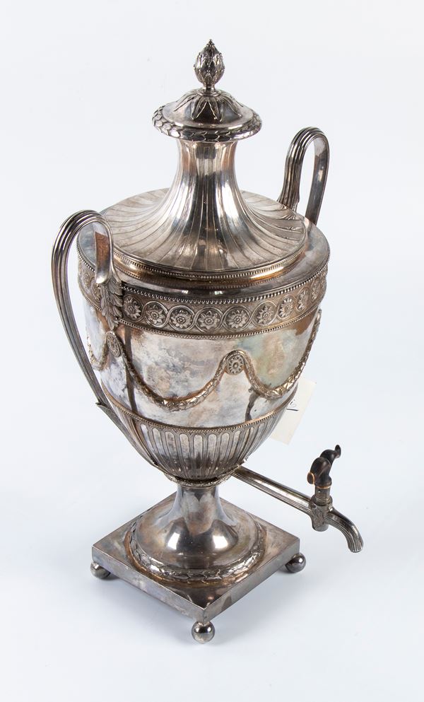 WILLIAM LAVER - Tea urn inglese georgiana in argento