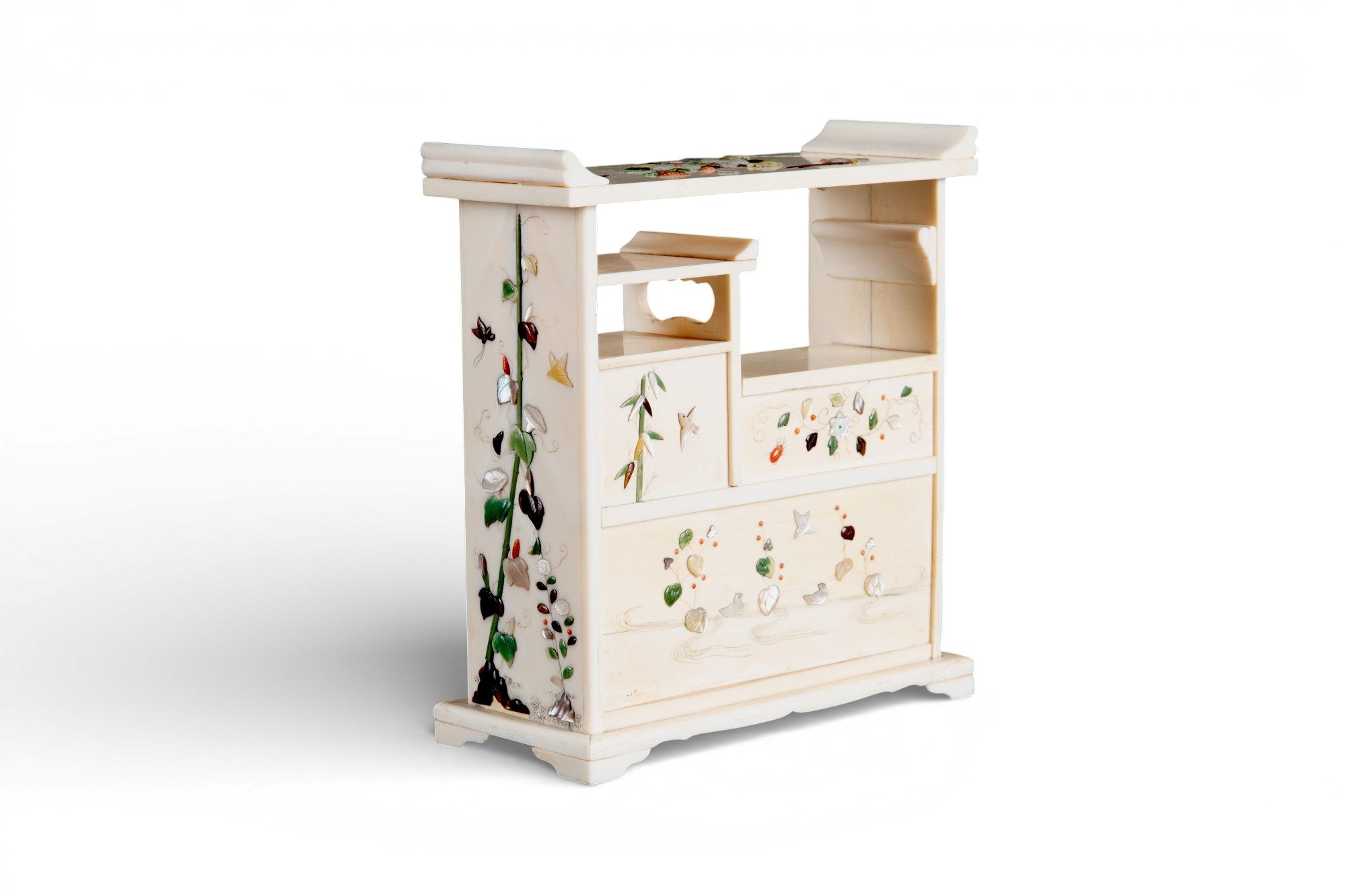 Arte giapponese, Miniatura Shibayama in avorio e madreperla con fiori e volatili (periodo Meiji)