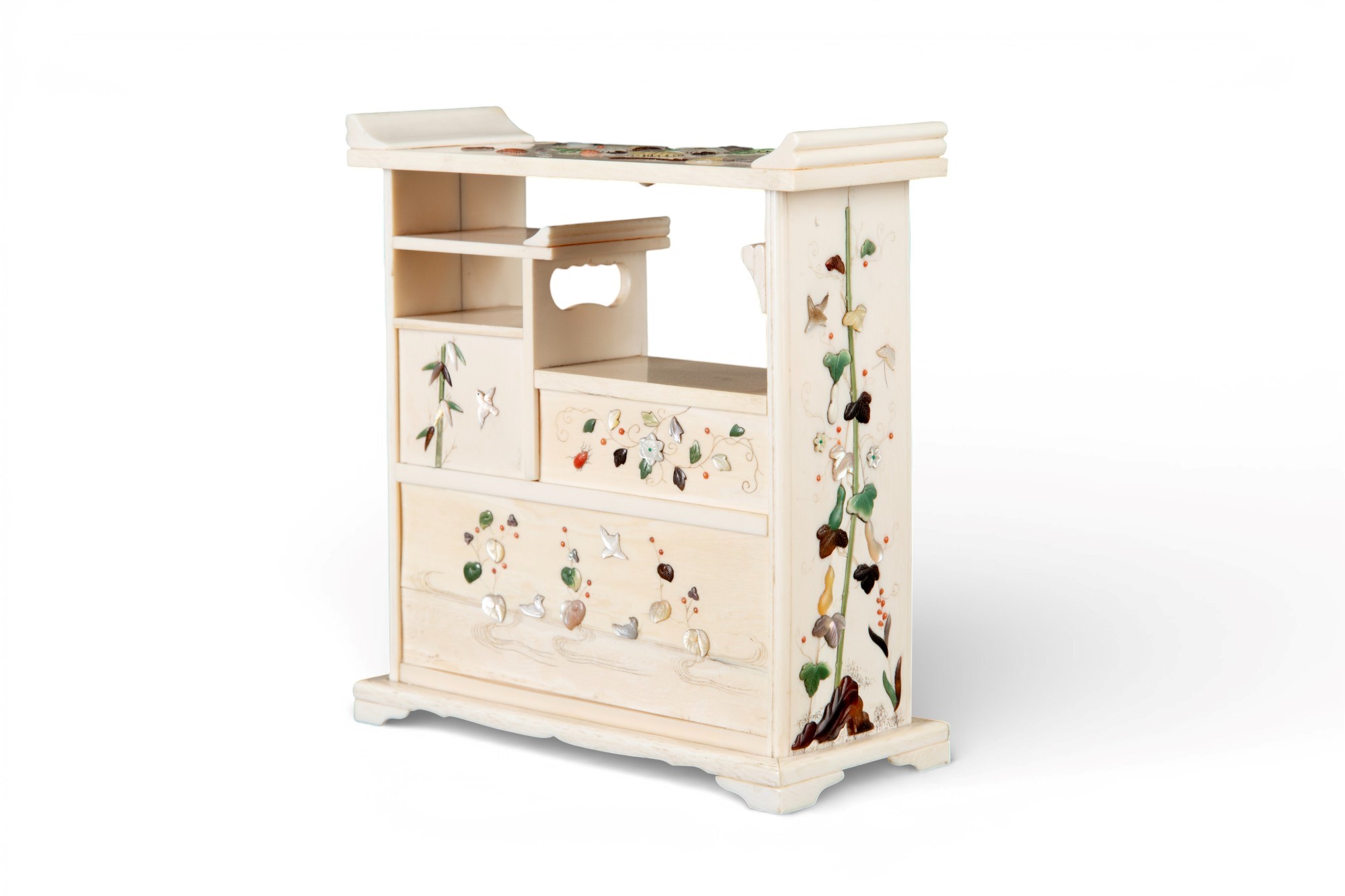 Arte giapponese, Miniatura Shibayama in avorio e madreperla con fiori e volatili (periodo Meiji)