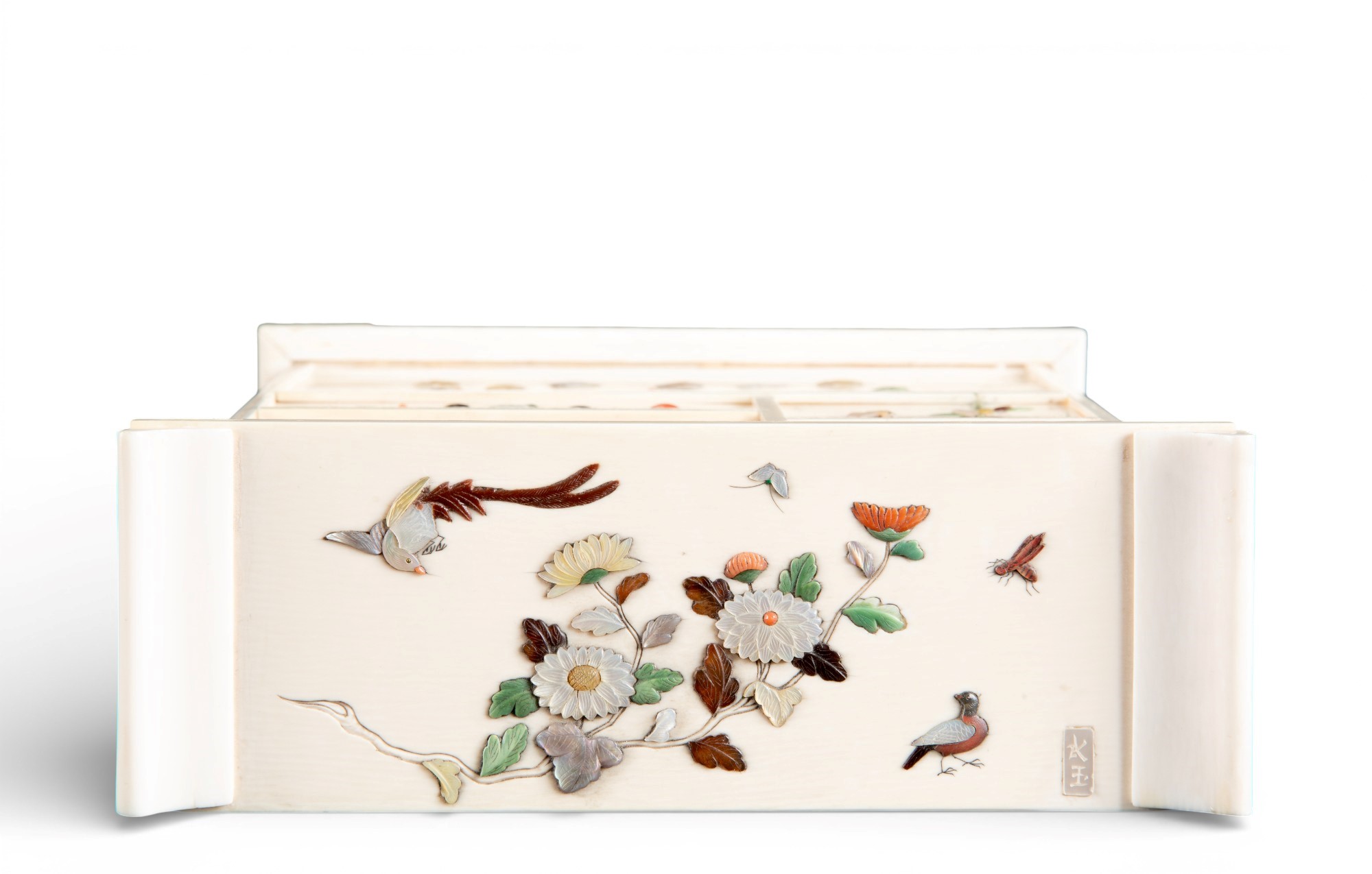 Arte giapponese, Miniatura Shibayama in avorio e madreperla con fiori e volatili (periodo Meiji)